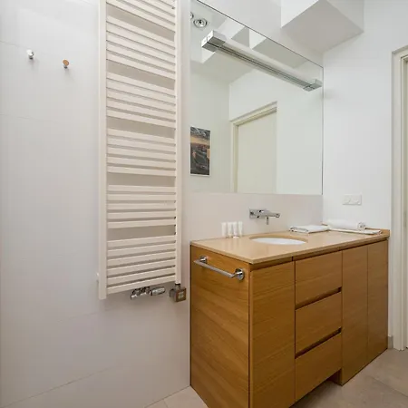 Metro Politechnika Superior By Bookinghost *