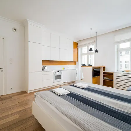 Metro Politechnika Superior By Bookinghost Appartamento