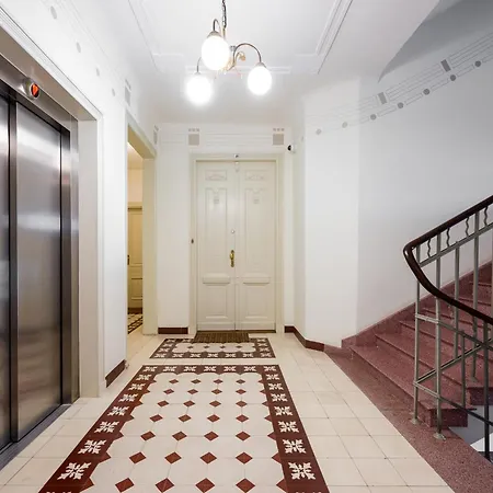 Metro Politechnika Superior By Bookinghost Apartamento Varsóvia