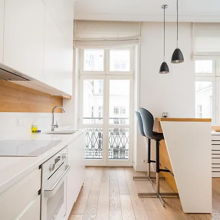 Metro Politechnika Superior By Bookinghost Apartamento *