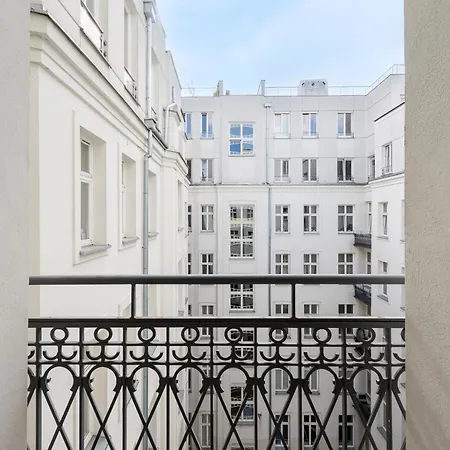 Apartamento Metro Politechnika Superior By Bookinghost *